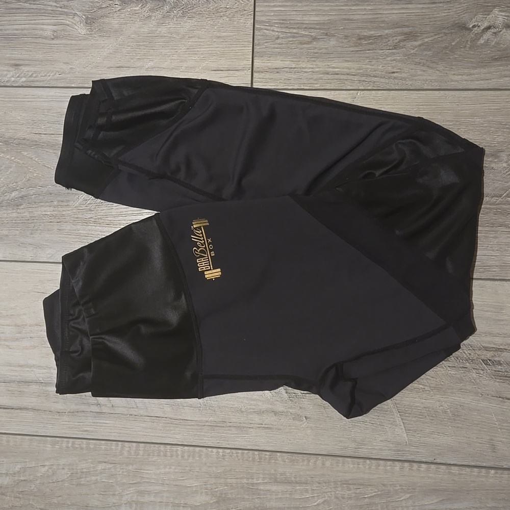 Chestee and barbells collaboration legging